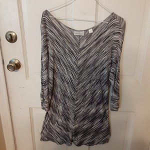 Avenue, 14/16, Black and gray tunic